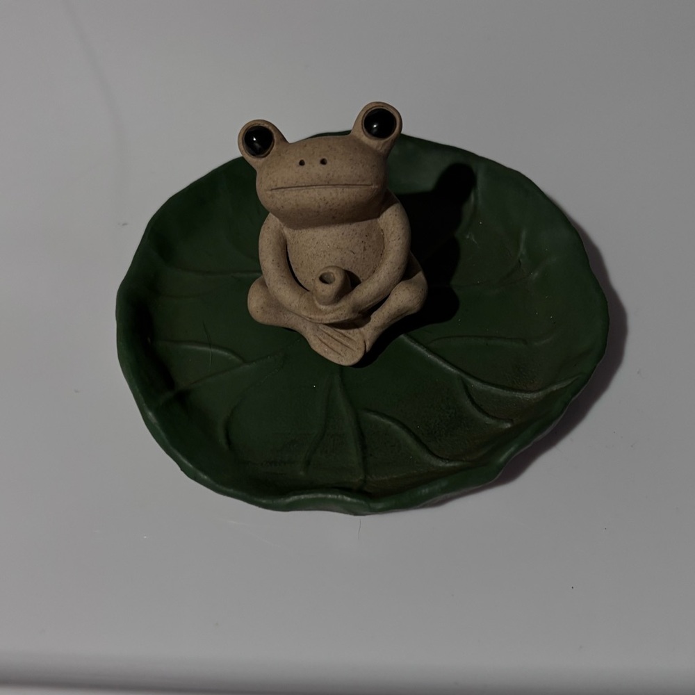 frog on lily pad incense stick burner